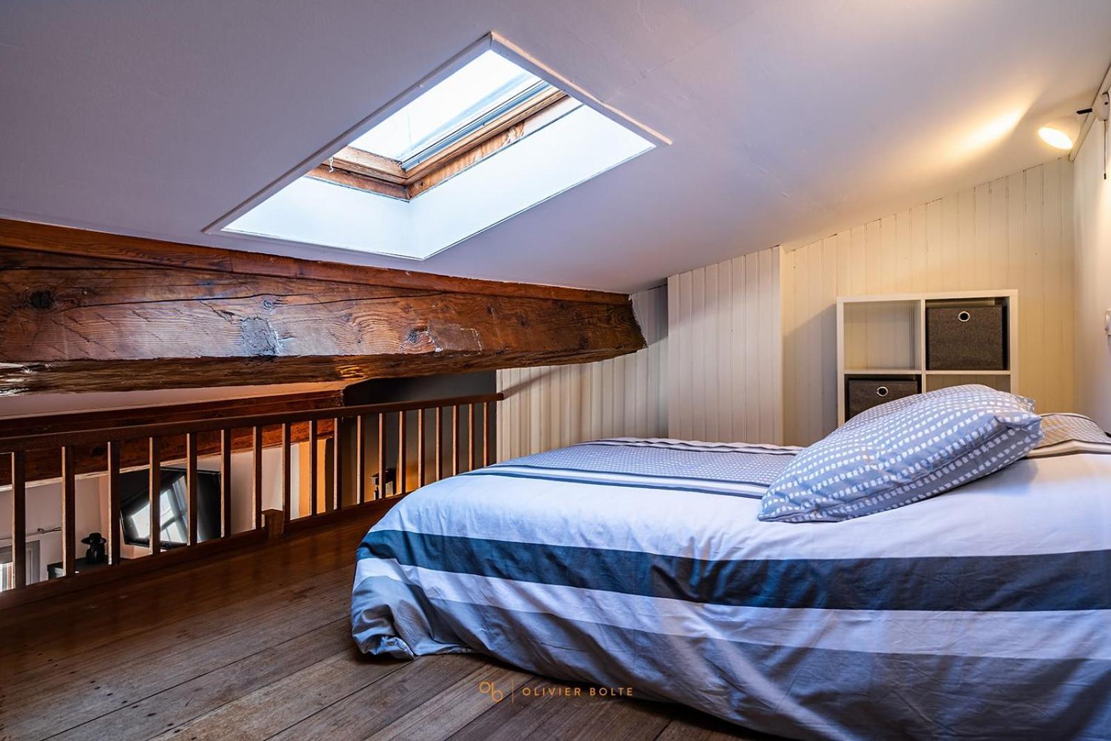 Sous Les Toits En Hyper Centre Apartamento
